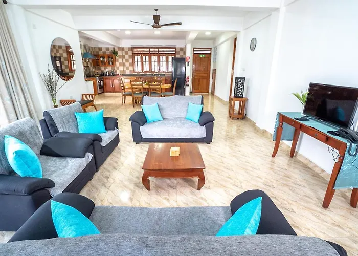 Semesterbostad La Belle Self Catering *